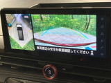 【アラウンドビューモニター】専用のカメラにより、上から見下ろしたような視点で360度クルマの周囲を確認することができます☆死角部分も確認しやすく、狭い場所での切り返しや駐車もスムーズに行えます。