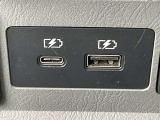 前席USB電源です。