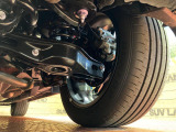 お車を安心してお乗りいただく為には、足回りの定期点検が欠かせません。サービスサポート(有償保証)では無料点検もご提供しており、安心のカーライフをお過ごしいただけるサポート体制が整っています。