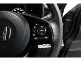 Hondaセンシングの機能のひとつ、アダプティブクルーズコントロール付!アクセルから足を離しても設定したスピードと前車との車間を保ち走行してくれます!車線維持もアシスト☆高速道路で疲労軽減ですね☆