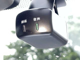 ドライブレコーダー装備です!もしもの時やあおり運転など、映像記録は証拠になるのであると安心ですね!