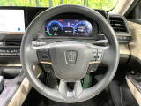 【純正革巻きステアリング】上質な革を使用することで、手にしっかり馴染みとても運転しやすいハンドルです♪