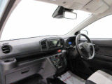 ダイハツのお店では、ダイハツ車を知り尽くしたプロフェッショナルが、専用の診断機器を使って各システムを点検しております。