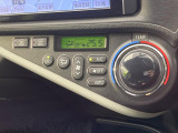 【オートエアコン】一度お好みの温度に設定すれば、車内の温度を検知し風量や温度を自動で調整。暑い&hellip;寒い&hellip;と何度もスイッチ操作をする必要はありません。快適な車内空間には必須の機能ですね♪