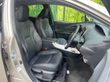 運転席シート廻りは使用感も少なく、良好な状態となっています。前オーナー様が丁寧に使っていたことがよくわかりますね。