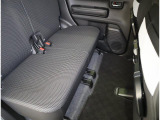 実は後席が意外と広いハスラー!シートを倒せば広い荷室に早変わりです!