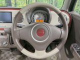 【純正革巻きステアリング】上質な革を使用することで、手にしっかり馴染みとても運転しやすいハンドルです♪