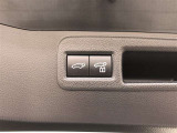 【パワーバックドア】スイッチひとつでバックドアを自動開閉!停止位置メモリー機能付きなので、駐車場所の状況に合わせてバックドアの開く位置を調整可能!機能の詳細につきましては、展示店舗までお尋ねください!