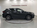 【まるごとクリーニング】シートを取り外し、車内を徹底洗浄。隅々まで丁寧に仕上げています。