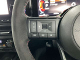 【ステアリングスイッチ】運転中に前方から目線をそらすことなくオーディオ等の操作が可能な便利機能!安心&快適なドライブを演出してくれます。