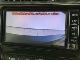 後方の見にくい視界もバックモニターで確認サポートして駐車時も安心☆