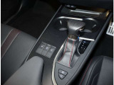 電動パーキングブレーキを装備しておりブレーキホールド機能付きです