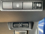 ナビ連動ETC2.0車載器付きです。納車の当日からご利用いただけます。◎掲載後すぐに販売が決まってしまう場合もございますのでご来店前にお電話でご予約を頂ければ幸いです。