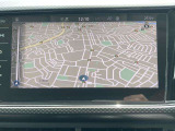 スマートフォン用アプリ[Apple CarPlay][Android Auto]対応の純正ナビ Discover Proを装備、ラジオ、地デジTV、SDカード、USB、Bluetoothも対応。