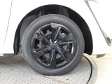 タイヤサイズは185/60R15です