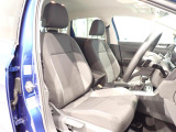 楽な姿勢で座ることが出来るので長時間の運転でも疲れにくいですし体もぶれにくいですよ。