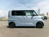両側オートスライドドアですので、狭い駐車場での、乗り降りも、しやすく便利です。