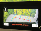 【バックカメラ】駐車時に後方がリアルタイム映像で確認できます。大型商業施設や立体駐車場での駐車時や、夜間のバック時に大活躍!運転スキルに関わらず、今や必須となった装備のひとつです!