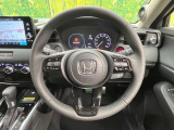 インテリアに合わせたデザインのステアリングは、運転される方のことも考え、運転しやすい形状、大きさです。是非一度、実際に触ってお確かめください。