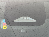 【トヨタセーフティセンス】走行中に前方の車両等を認識し、衝突しそうな時は警報とブレーキで衝突回避と被害軽減をアシスト。より安全にドライブをお楽しみいただけます。