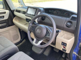 清潔感のあるインテリア。視界も広く運転しやすいです。