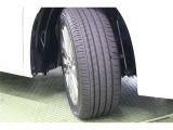 タイヤサイズ 235/50R18。