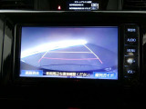 【バックモニター】・・・気になる後ろの見通しも、車庫入れに大活躍☆運転が困難な場所でも、しっかりサポート!心強い味方のモニターです♪