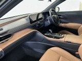 すっきりとしたデザインの内装は、さすがトヨタ車の上品さを感じます。