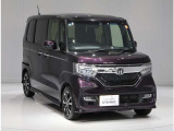 『ACC(車両追随機能)』で、予め設定した速度内で自動でスピードを調整。高速道路などの運転の時には、常に一定の車間距離を保つことができ、安全な運転と快適なドライブをサポートしてくれます。