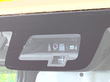 【スズキ セーフティサポート】走行中に前方の車両等を認識し、衝突しそうな時は警報とブレーキで衝突回避と被害軽減をアシスト。より安全にドライブをお楽しみいただけます。