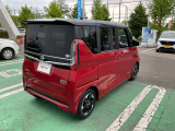 【障害物センサー】細い道を通ったときや駐車するとき等、障害物に当たりそうになると警告音が鳴ったり、自動でブレーキをかけてくれます。安心ですね!