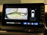 リバースギアに入れるだけで後方の表示へ切り替わります。夜間や雨の日の駐車も楽になりますよ。