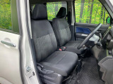 ドライバーによって運転しやすいポジションは異なり、あの車はどうなのか不安なこともありますよね。気になるお車は店頭で乗り込んでご確認いただけます♪