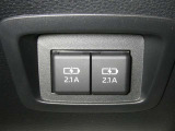 【充電用USB端子】デバイスの充電に便利です。※実際の接続端子は写真で確認or店舗までご気軽にお問合せください♪