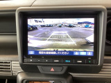 バックも安心のバックカメラ付いています。バックカメラがあると、いつでも安全にバックできますね。死角も減ります。