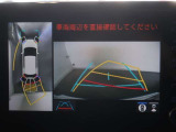 パノラミックビューモニター付きです。車両を上から見た様な映像を画面に表示。運転席からの目視だけでは見にくい、車両周辺の状況をリアルタイムでしっかり確認出来ます。