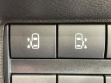 【両側パワースライドドア】スマートキーや運転席のスイッチで後席両側スライドドアの開閉が可能♪電動だから力を入れてドアを開ける必要が無く、小さなお子様でも簡単に開け閉めでき快適です♪