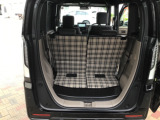 4名乗車でも荷物スペースは確保されています。