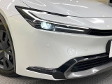 【LEDヘッドライト】悪天候や夜間走行時も良好な視界を確保し安心して運転できる高輝度LEDヘッドライトを装備!点灯速度が早く、消費電力も抑えられています。