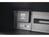 シガーソケットが付いているので、車から電源を取ることが出来ます!