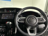 使いやすく運転しやすいレイアウトの運転席周り。