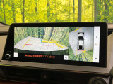 【パノラミックビューモニター】専用のカメラにより、上から見下ろしたような視点で360度クルマの周囲を確認することができます☆死角部分も確認しやすく、狭い場所での切り返しや駐車もスムーズに行えます。
