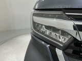 LEDヘッドライトは、点灯の瞬間から最大光量を発揮し、突然暗くなるトンネルなどでの安定感を高めます。