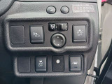 前方車両との衝突防止のサポート機能やアクセルとブレーキを踏み間違えた時のサポート機能など、安全装備が充実してて心強いです!!