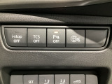 i-ACTIVSENSEミュートスイッチを押すと、車線逸脱警報、ブラインドスポットモニタリングなどのシステムが作動した際の警報音が無くなります。警報音の消音で運転中の煩わしさが緩和します♪