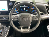 【純正革巻きステアリング】上質な革を使用することで、手にしっかり馴染みとても運転しやすいハンドルです♪