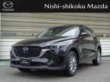 マツダのミドルクラスSUVであるCX-5。魂動デザインとスカイアクティブ技術をフル搭載した初代モデルが発売され、2017年にはさらに洗練された力強い魂動デザインに進化した2代目にモデルチェンジしました。