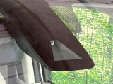 【エマージェンシーブレーキ】走行中に前方の車両等を認識し、衝突しそうな時は警報とブレーキで衝突回避と被害軽減をアシスト。より安全にドライブをお楽しみいただけます。