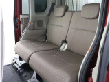 ゆとりある広々とした車内空間は、ドライブを始め買い物やレジャーなど、幅広く活躍します。一人でもみんなとでもお出かけを楽しみましょう!