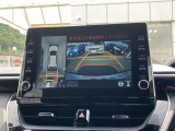 パノラミックビューモニター付きです。車両を上から見たような映像をディスプレイオーディオ画面に表示。運転席からの目視だけでは見にくい、車両周辺の状況をリアルタイムでしっかり確認できます。